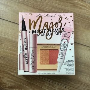 Too Faced Must-Haves Makeup Set